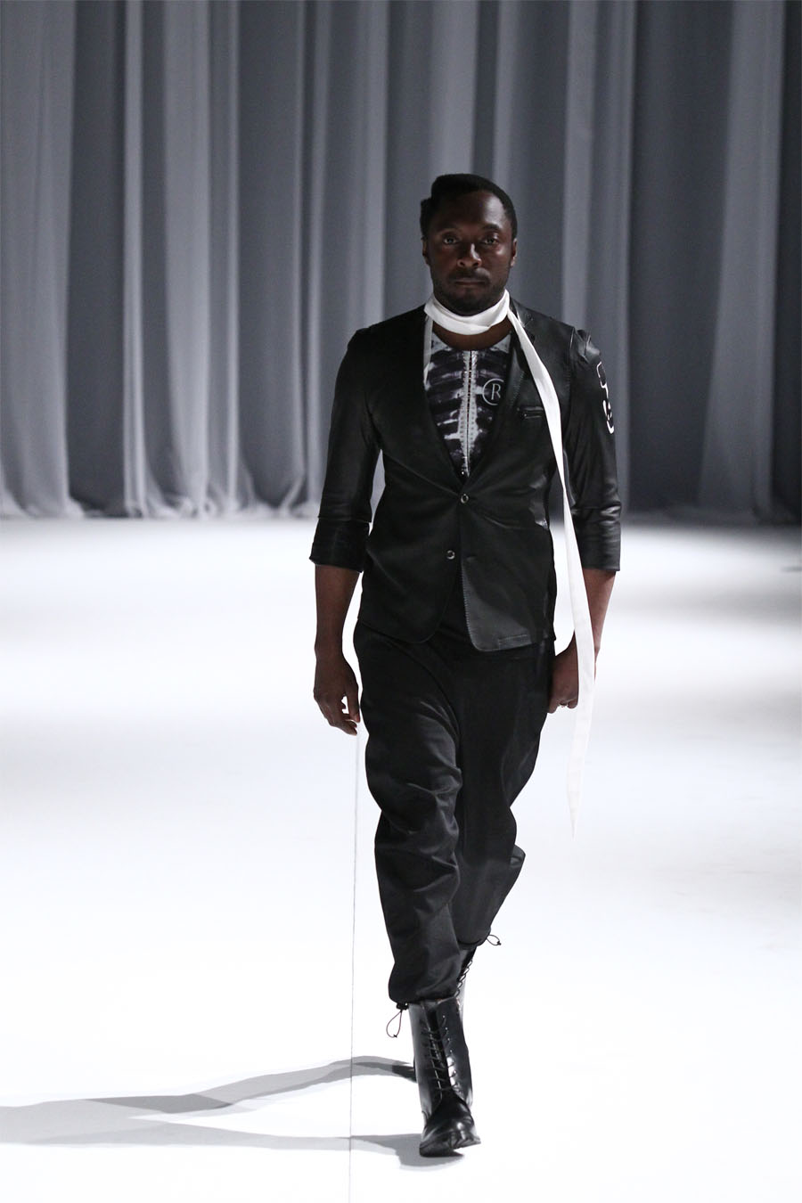 WILL I AM  x RYNSHU