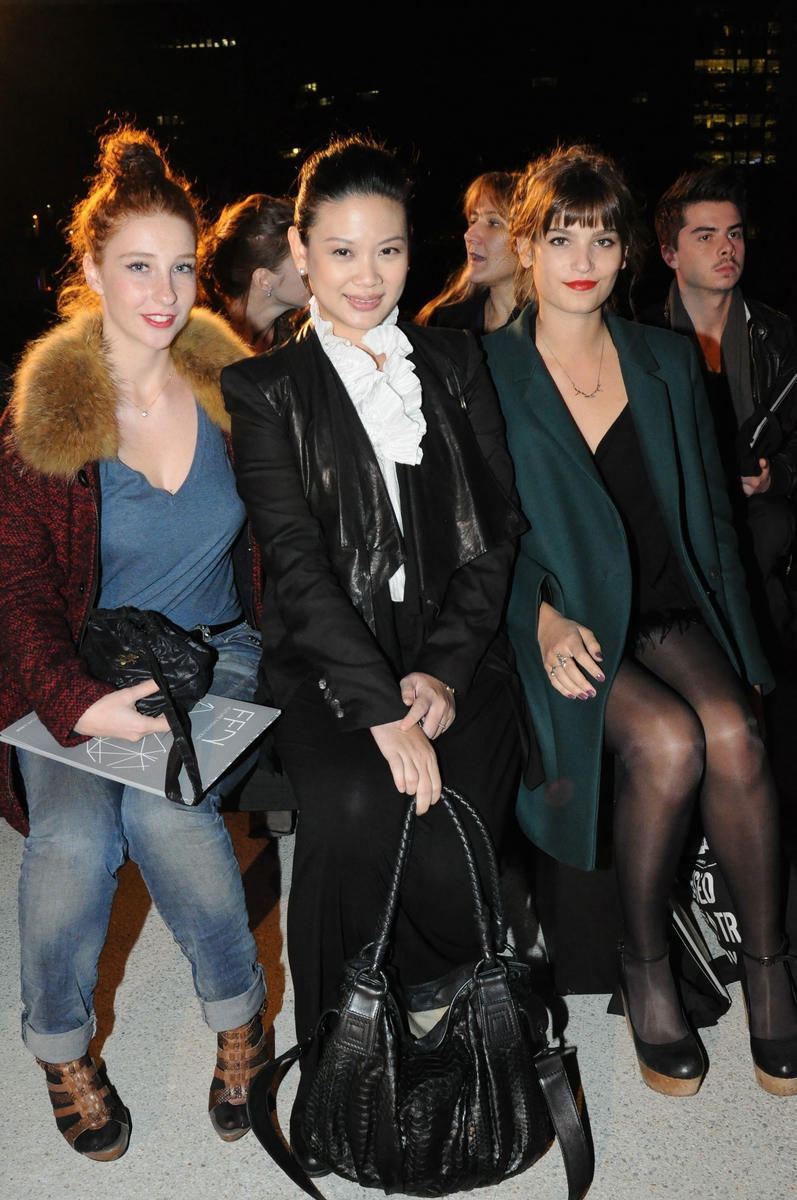 ffn-show-paris-fashion-week-front-row-french-actresses-lola-naymark-tjin-lee-alma-jodorovsky
